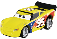 かわいい 見ているだけで笑顔になる。そんな“かわいらしさ”も「カーズ」のキャラクターにはあります。ならべてみると、映画みたいにしゃべっているようです。