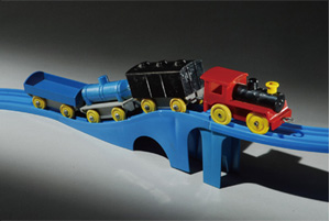 1959:Plastic Railroad Set : The Plarail prototype