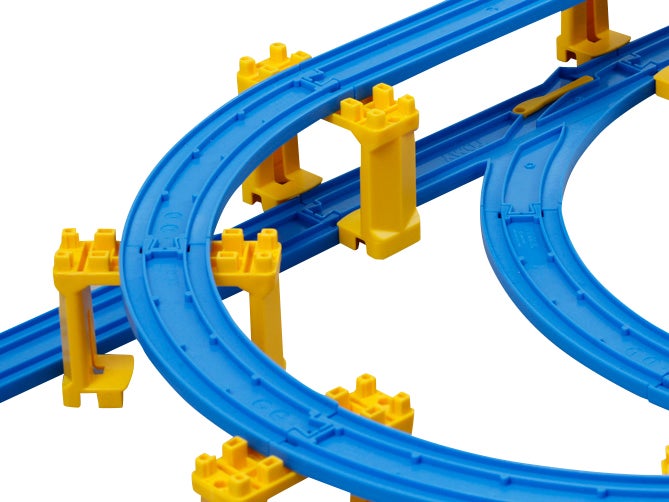 ブロック橋脚の上につなぎ目がくるように位置を調整してね。