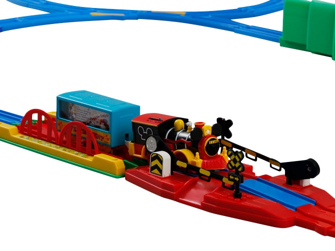 踏切とはね橋は車両の重みで下がるんだ。