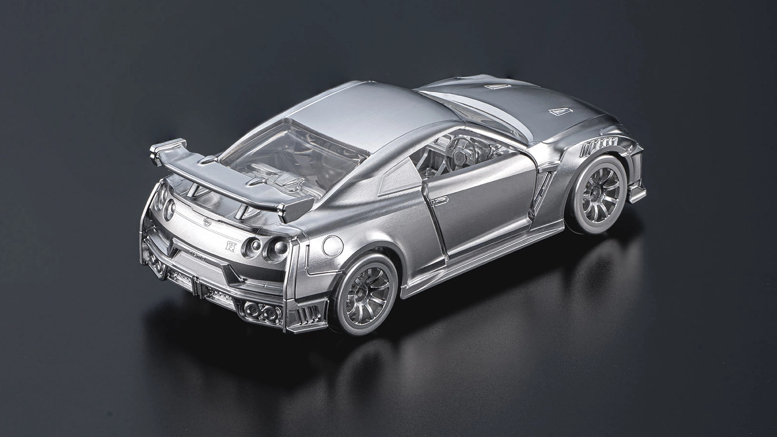 トミカプレミアム 日産 NISSAN GT-R NISMO Special edition Aluminum Cutting ＴＯＭＩＣＡ(アルミ切削トミカ)