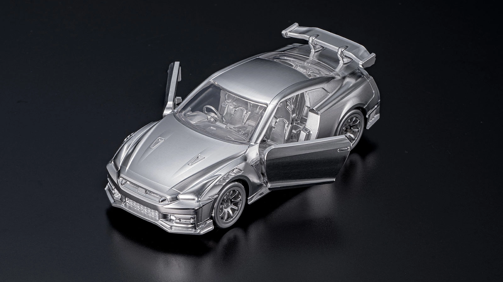 トミカプレミアム 日産 NISSAN GT-R NISMO Special edition Aluminum Cutting ＴＯＭＩＣＡ(アルミ切削トミカ)