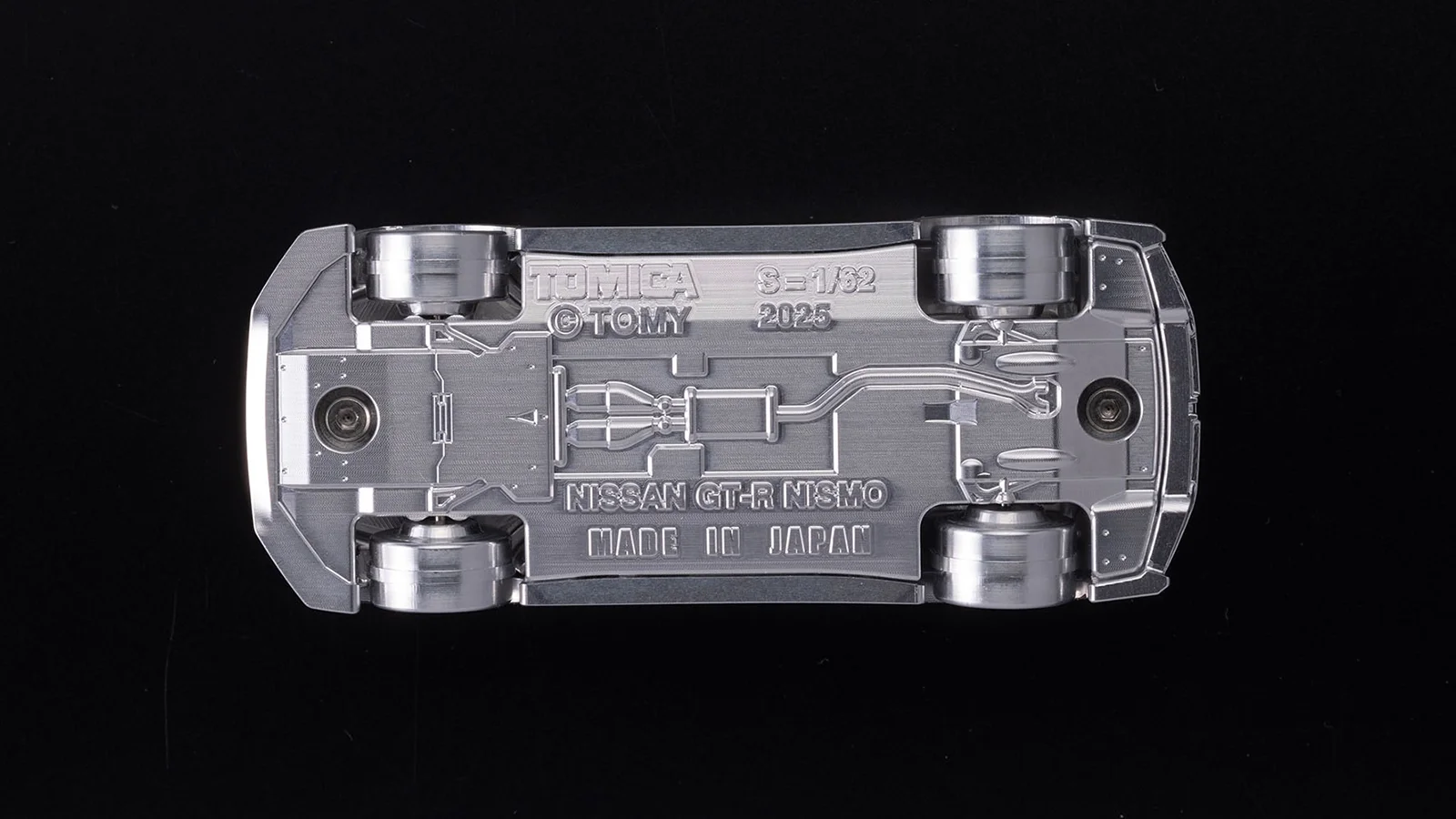 トミカプレミアム 日産 NISSAN GT-R NISMO Special edition Aluminum Cutting ＴＯＭＩＣＡ(アルミ切削トミカ)