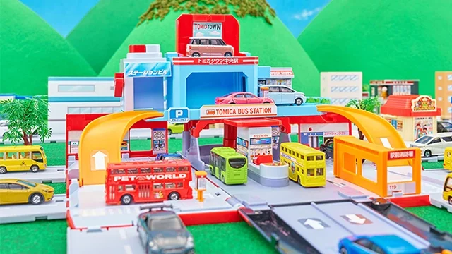 トミカビークルタウン ビッグに変形 2階だてバスロータリー(トミカ付き)