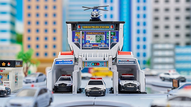 トミカビークルタウン 変形パトロールカー（トミカ付き）