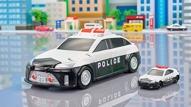 トミカビークルタウン 変形パトロールカー（トミカ付き）