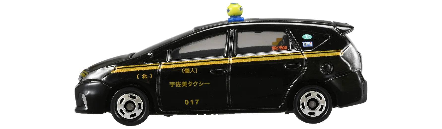 TOKYOタクシー トヨタ プリウスαの写真（左向き）